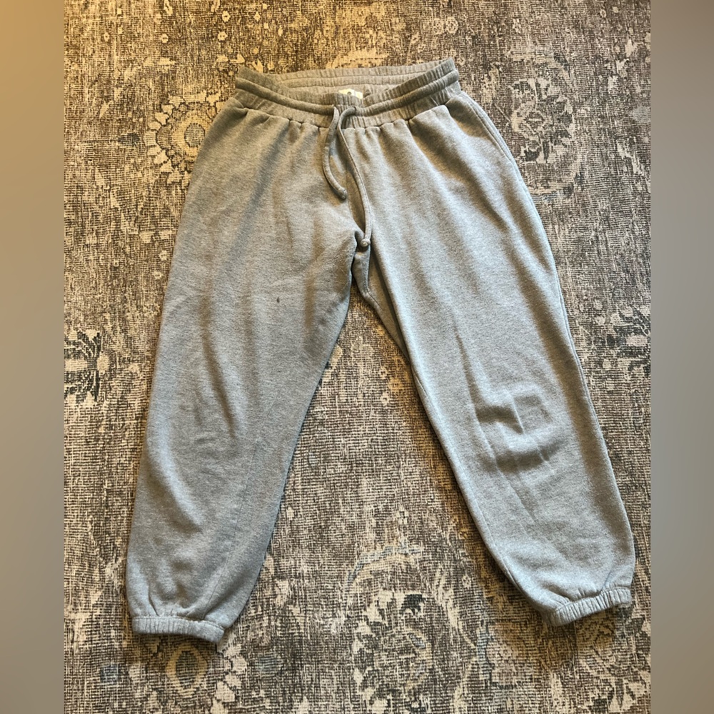 Socialite Gray Knit Joggers Small